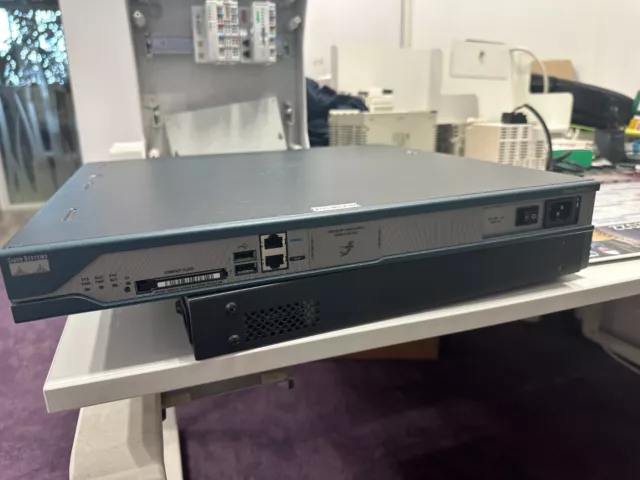 Cisco 2811 2-Port Integrated Services Router
