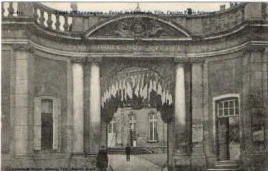 CPA 54 TOUL   portail de l'hotel de ville  l'ancien palais episcopal