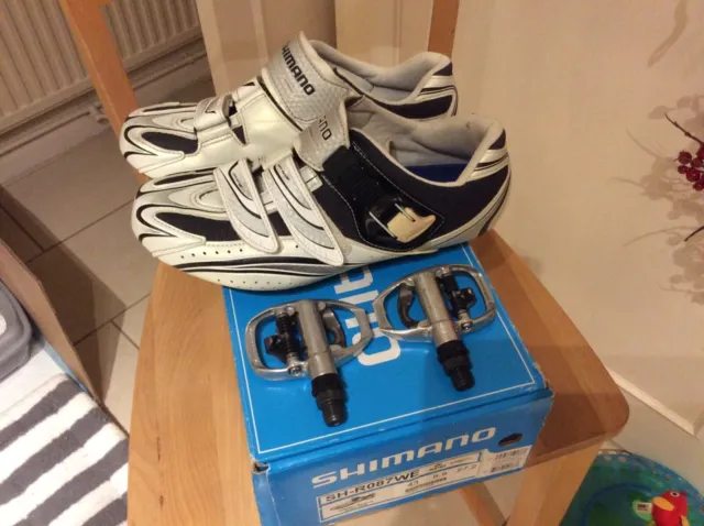 Shimano Cycling Shoes size 43 and Shimano Pedals