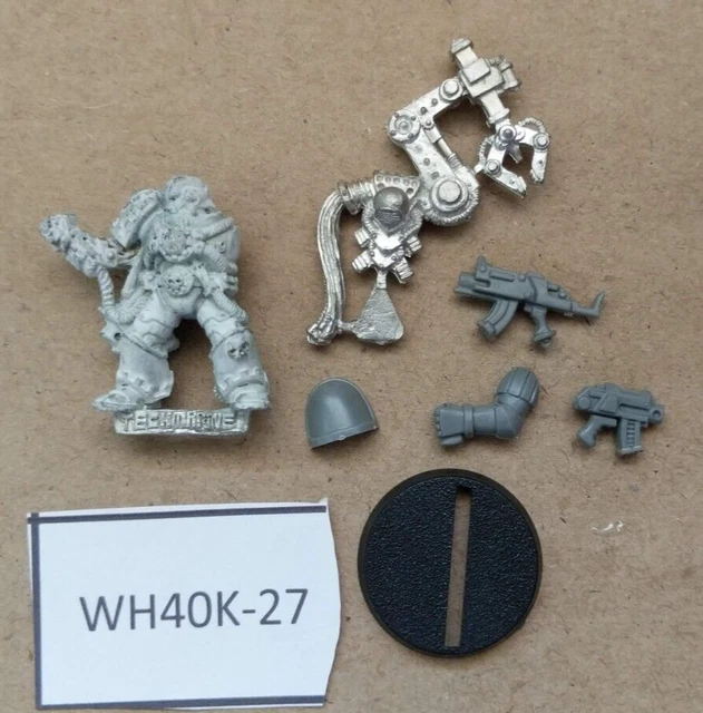 WARHAMMER 40K 2ND Edition Space Marine Techmarine w/Auspex & Servo Arm