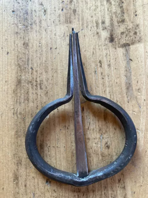 Antico vecchio "scacciapensieri" o "marranzano" in ferro, old jew's harp