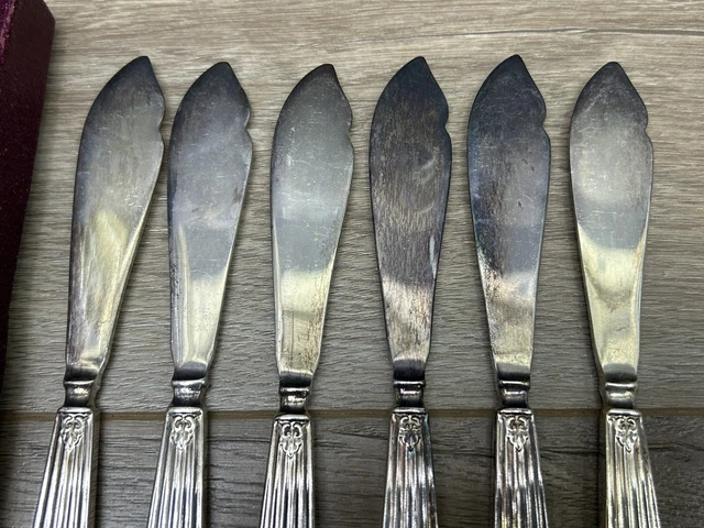 VINTAGE ELKINGTON SILVERPLATE Westminster Cheese Knife Set