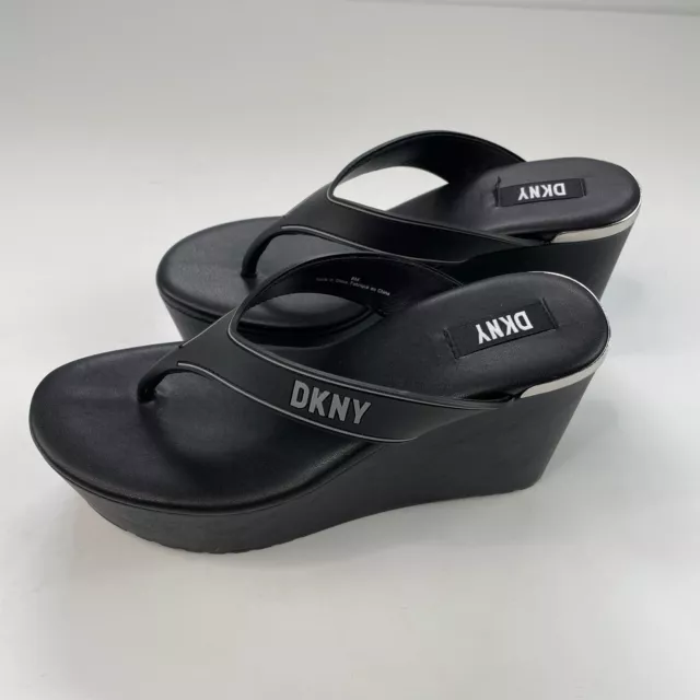 DKNY Women's Trina Platform Chunky Wedge Thong Sandals Black Y2K Vibes Size 8