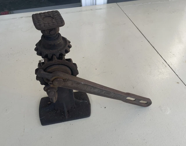Old Vintage Tool / Old Elite Mfg. Co. Ashland Cast Iron 4NX Car Jack