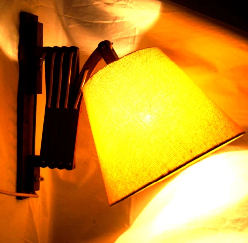 Lampada a forbice in teak, design danese anni '60. Attacco E27