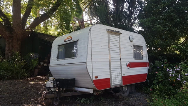 Retro Vintage caravan 1975 Chesney Pacemaker
