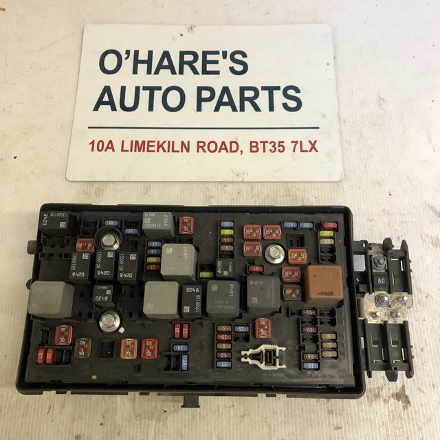 VAUXHALL INSIGNIA 2.0 CDTI Engine Bay Fuse Box 13275881 2010 £20.00