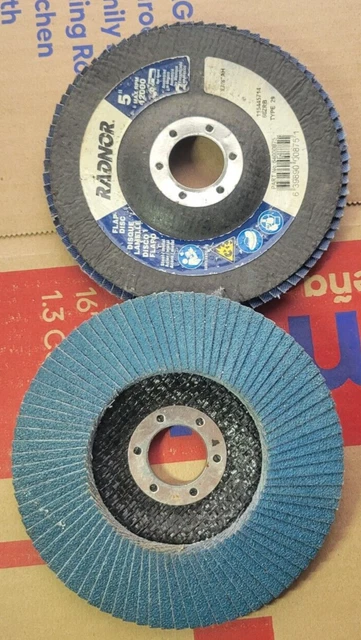 Radnor 60 Grit 5" x  7/8" AH Type 29 Sanding Grinding Flap (2) Discs  64000875