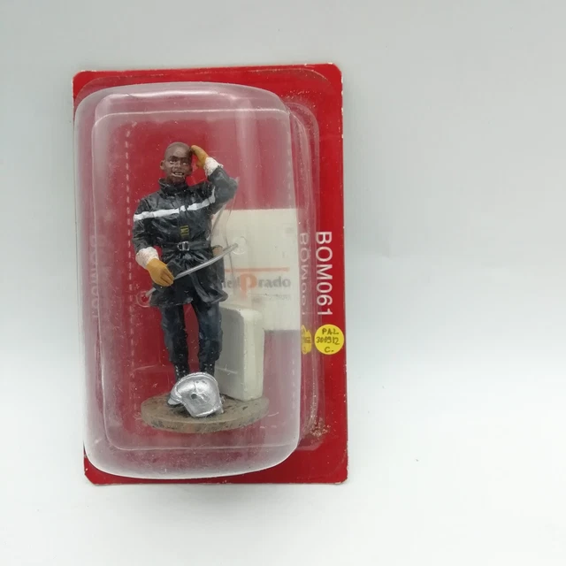 Lot 1/43 Voiture De Pompier + 1/32 Figurines Pompier – Del Prado – Occasion