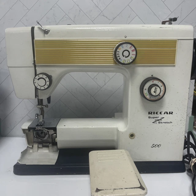 Máquina de coser vintage Riccar Super Stretch 500 - LEE NOTAS