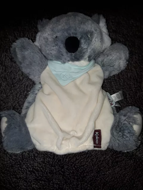 Doudou Marionnette Koala gris blanc foulard bleu Les Amis Kaloo