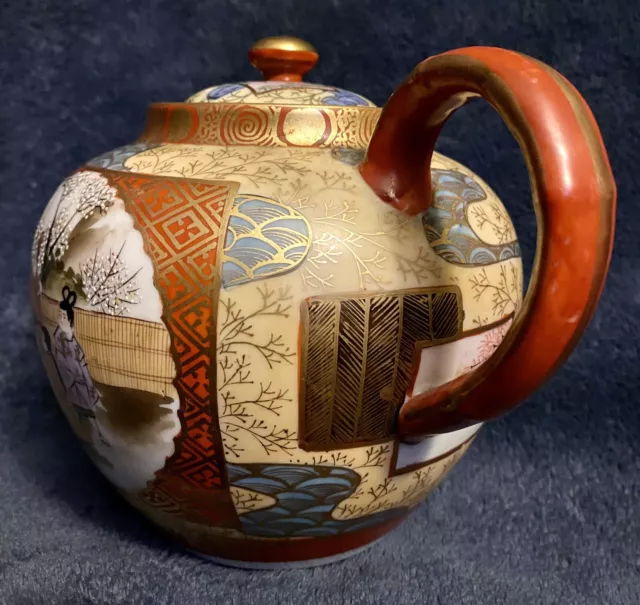 Signed Meiji Period Japanese Seikozan Satsuma Teapot 6.25”x8.25”