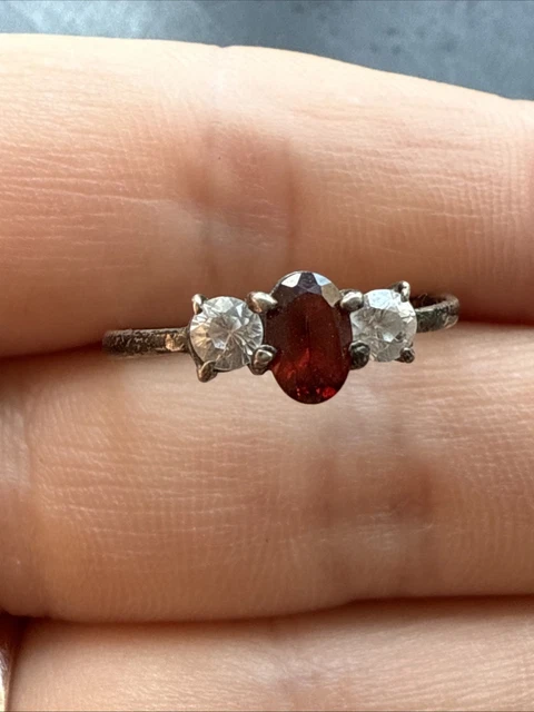 Bague ancienne en argent 925 avec pierre rouge – style artisanal - Montres & Bijoux