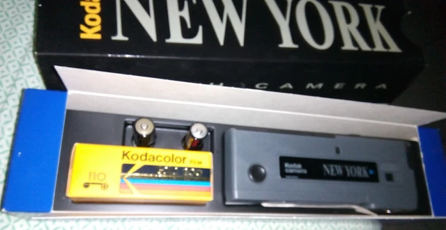 KODAK  new york camera MACCHINA FOTOGRAFICA vintage 70 nuova Mint con scatola 2