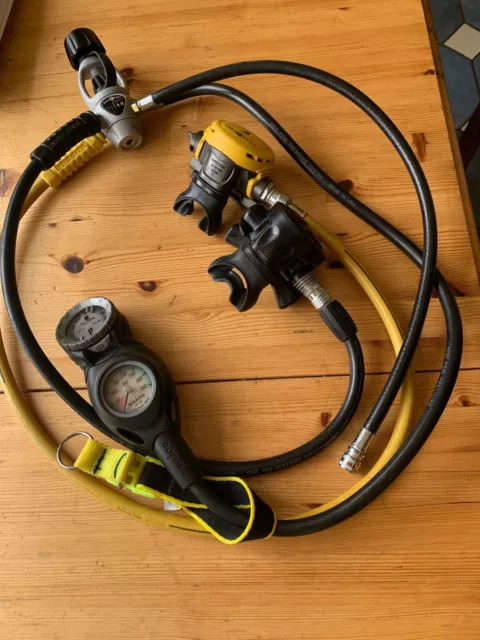 Scuba AQUALUNG TITAN diving regulator set. vgc