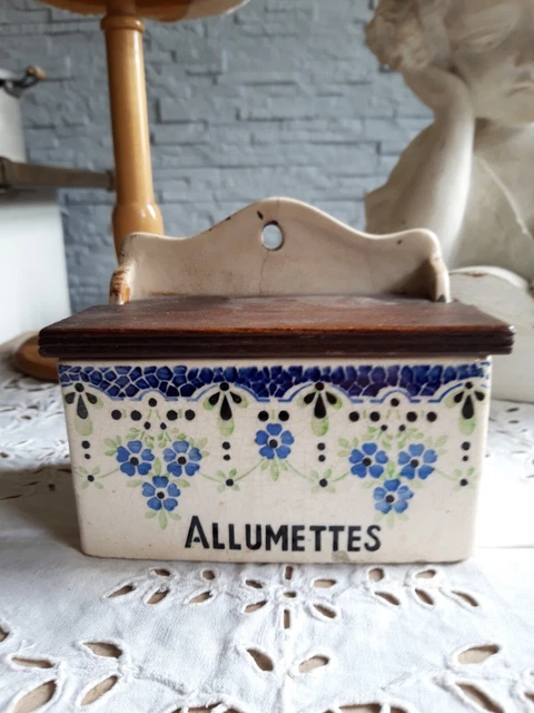 Boîte à ombres ancienne avec impression de mode, France