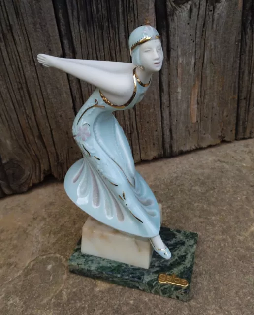 Statue de Femme Style Art Déco en  Porcelaine Galos