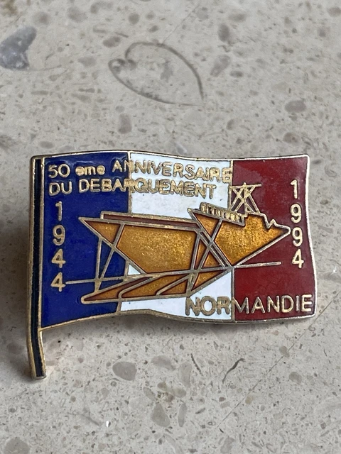 Pin's 50ème Anniversaire Du Débarquement De Normandie - Collection Militaire - Occasion