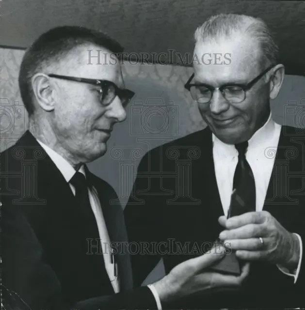 1968 Press Photo John Bloomer receives trophy from President Hays at Award Event