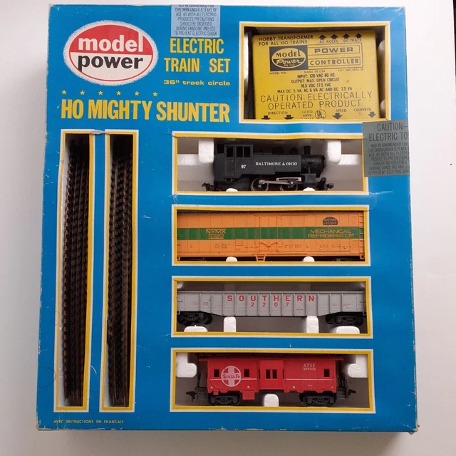VINTAGE HO SCALE Model Power Electric Train Set With track set 1030 62