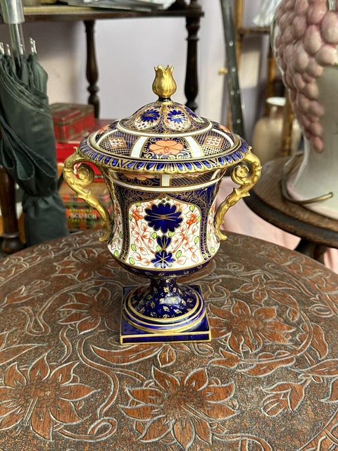 Royal Crown Derby IMARI Coverd Urn