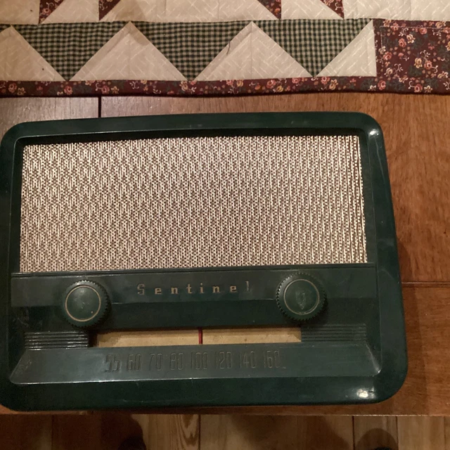 SENTINEL MODEL 335P Vacuum Tube NOT Working Radio For parts or repair