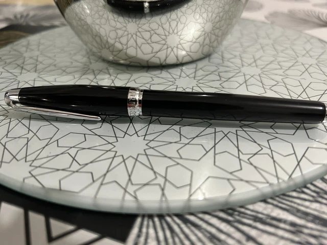 Stylo De Prestige Cerruti 1881 Référence E454 - Occasion (plume, Bille Ou Roller)
