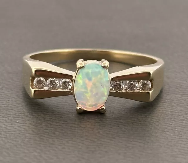 9ct Yellow Gold Opal Solitaire Cluster Ring Size R 1/2 Hallmarked