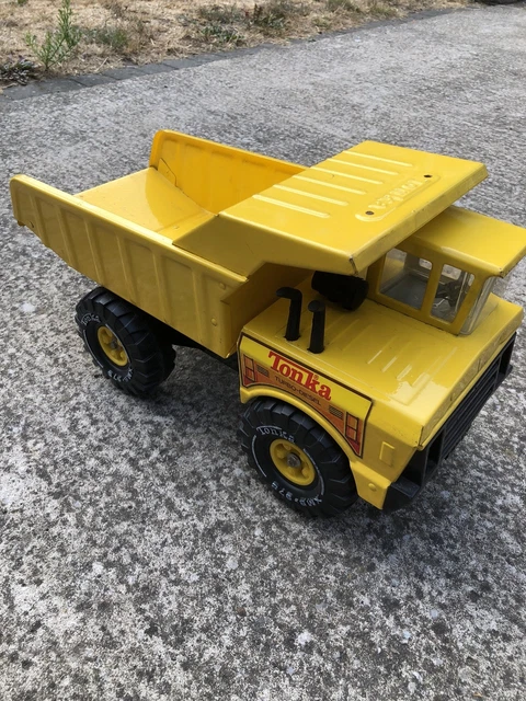 TONKA TRUCK, Vintage Large Tonka Dump Truck Lorry 1980's Toy *mint