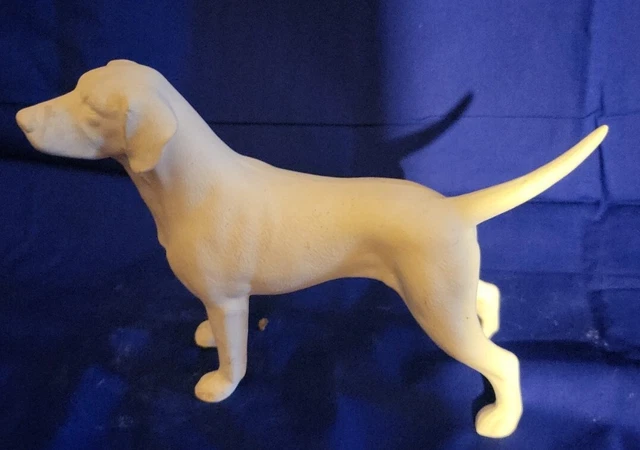 Perro de cerámica sin pintar