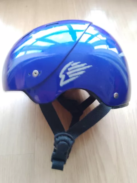 Gath Gedi Helmet size Medium.  Surfing Canoe, Kayak, SUP, Bodyboard, Watersports