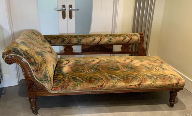 Beautiful Antique Chaise Longue With Stunning Wood Carving