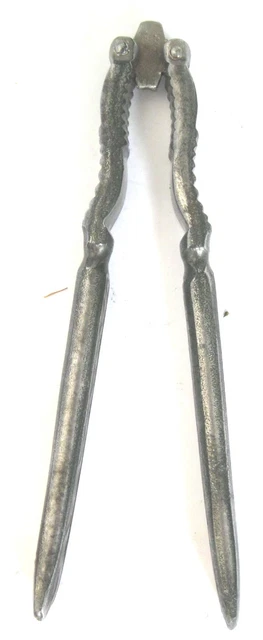 CASSE-NOIX ANCIEN EUR 7,50 - FR