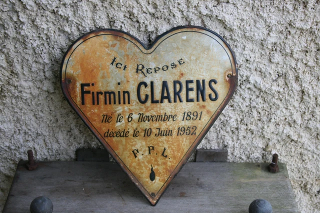 ANCIENNE PLAQUE ÉMAILLÉE forme coeur funéraire, cabinet de curiosité