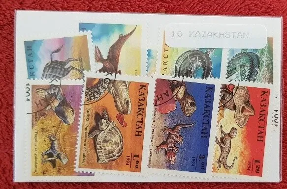 KAZAKHSTAN 10 timbres tous différents. Animaux. Satisfaction assurée