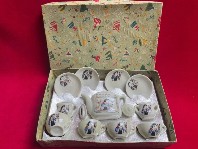 ANCIEN JOUET DINETTE en Porcelaine Service de table modèle oiseau Made