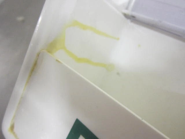 4 organizzatori in plastica vuoti da montaggio a parete con quattro scomparti... Coperto 3
