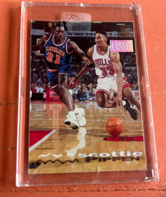 1993-1994 Topps Stadium Club Scottie Pippen 1st Day Issue Card