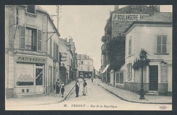 CPA Ermont, Rue de la Republique, Blick in den Ort