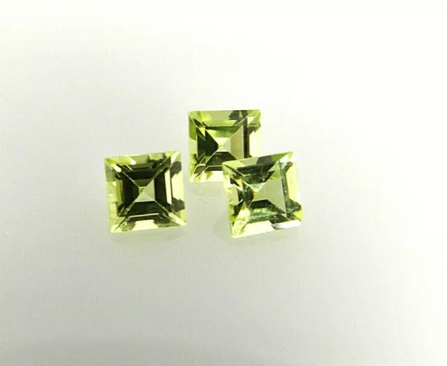 1x  Natürlich Peridot Lose Edelstein - Carree facettiert 4x4mm, (PE023)