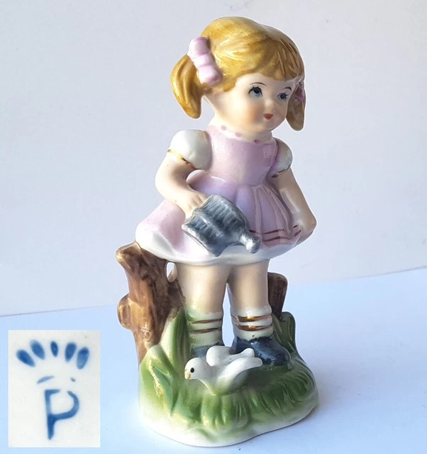 Porcellana Figura Ragazza Con Annaffiatoio Colomba markiert Circa 1950 M958