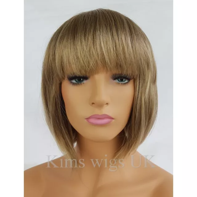 Hellbraun/Blonde Perücke Damen Kurz Bob-Stil Voller Kopf B38 Uk Verkäufer