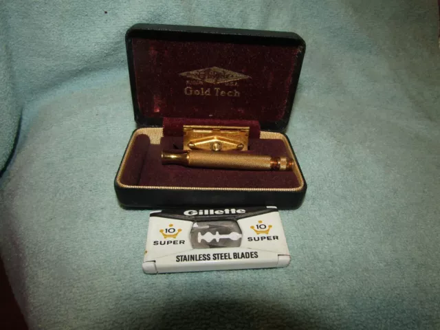 Vintage Gillette Gold Tech double edge travel safety razor w/blades & case.
