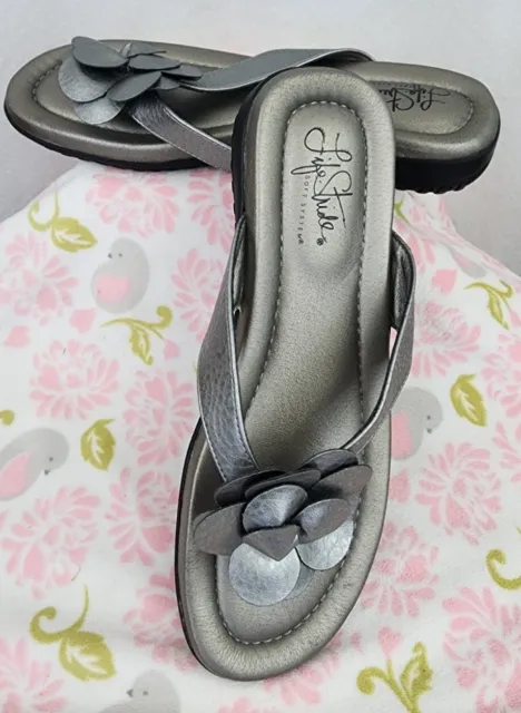 Life Stride Simply Comfort Thong Flip Flop Sandals Silver Gray Womens Size 7.5 M