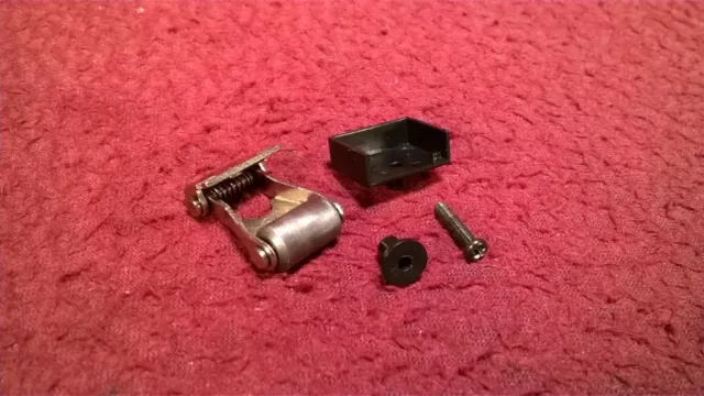 Lionel 18254 Dash-9 Diesel Locomotive - Collector Roller & Mount Assy