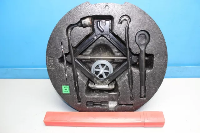 Utensile di bordo sollevatore auto chiave ruota occhiello di traino Hyundai i30 FD 1.6 CRDi anno 09