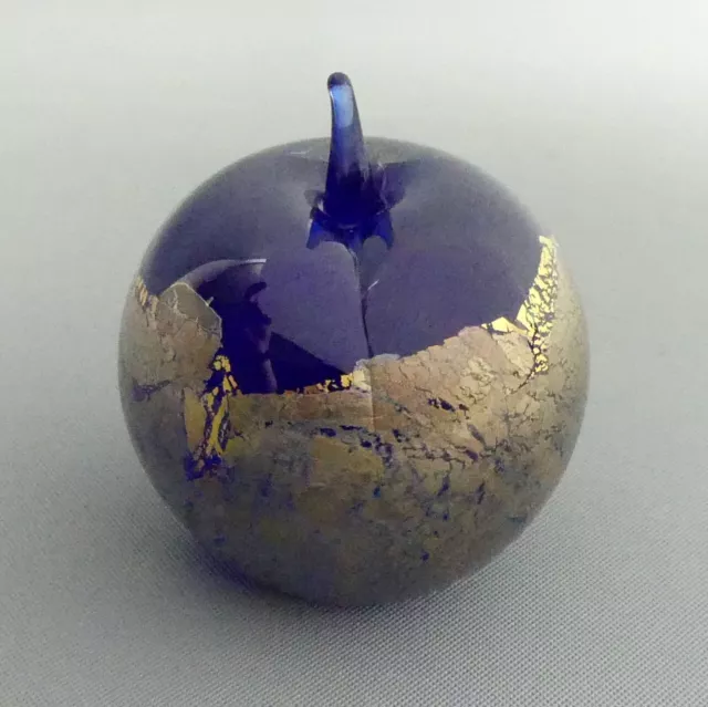 Isle Of Wight Blue Glass Foil Inclusion Art Glass Apple Paperweight