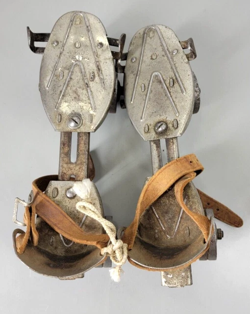 VINTAGE ROLLER SKATES Metal Wards Speedline Dreadknaught wheel, Leather