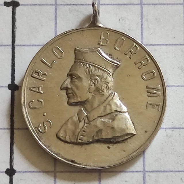 JOLIE MÉDAILLE RELIGIEUSE ancienne laiton à la Vierge Miraculeuse EUR 7