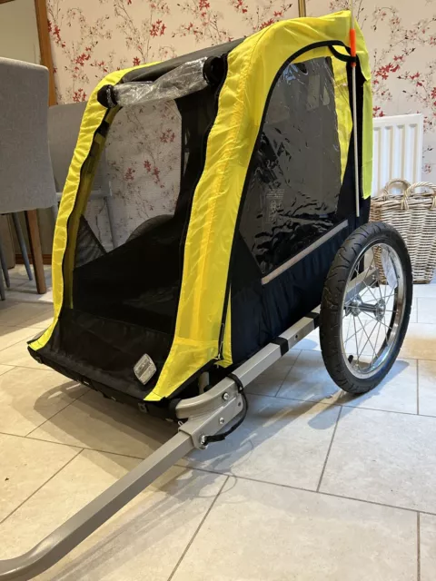 Used child bike trailer 2025